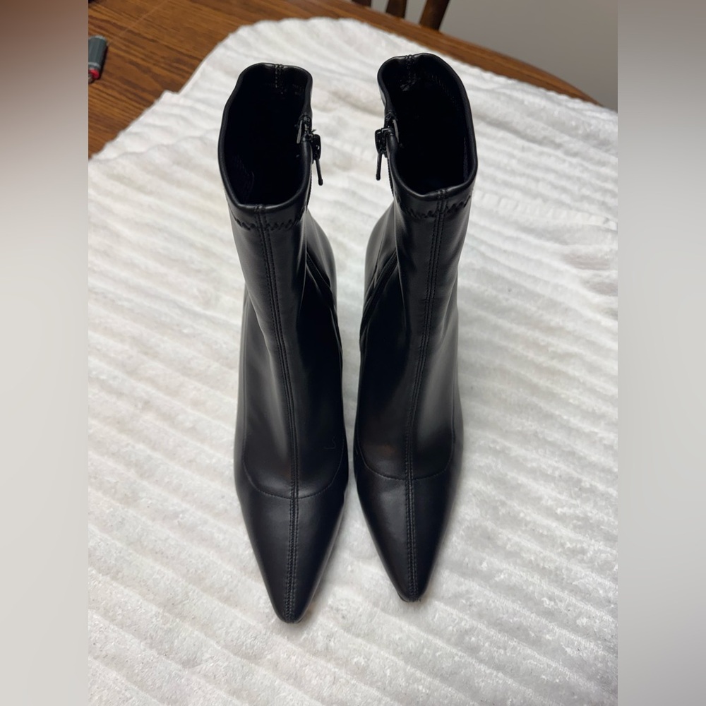 SONOMA Black Pointed Toe Stiletto Zip Ankle Bootie CAMARA ABALJACK Size 9🐸